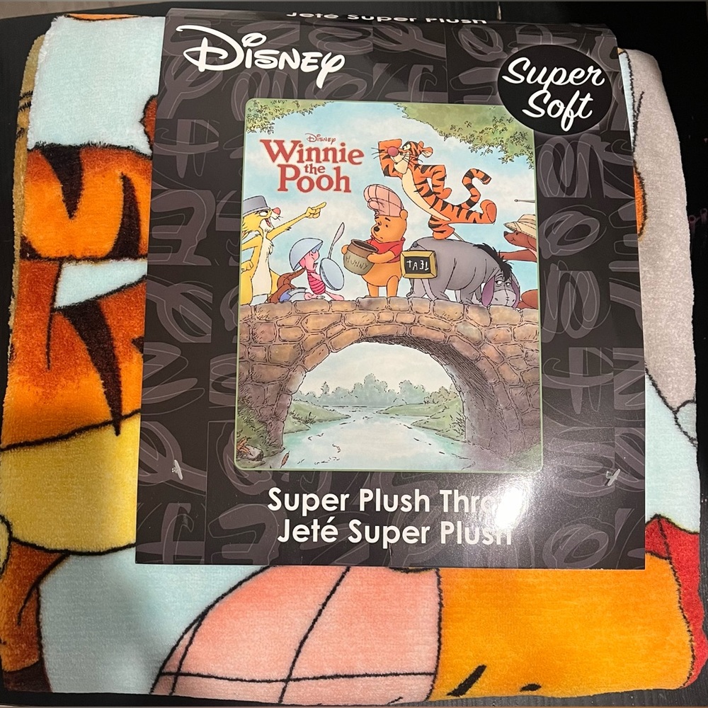 Disney Winnie The Pooh Group Bridge Throw Blanket
